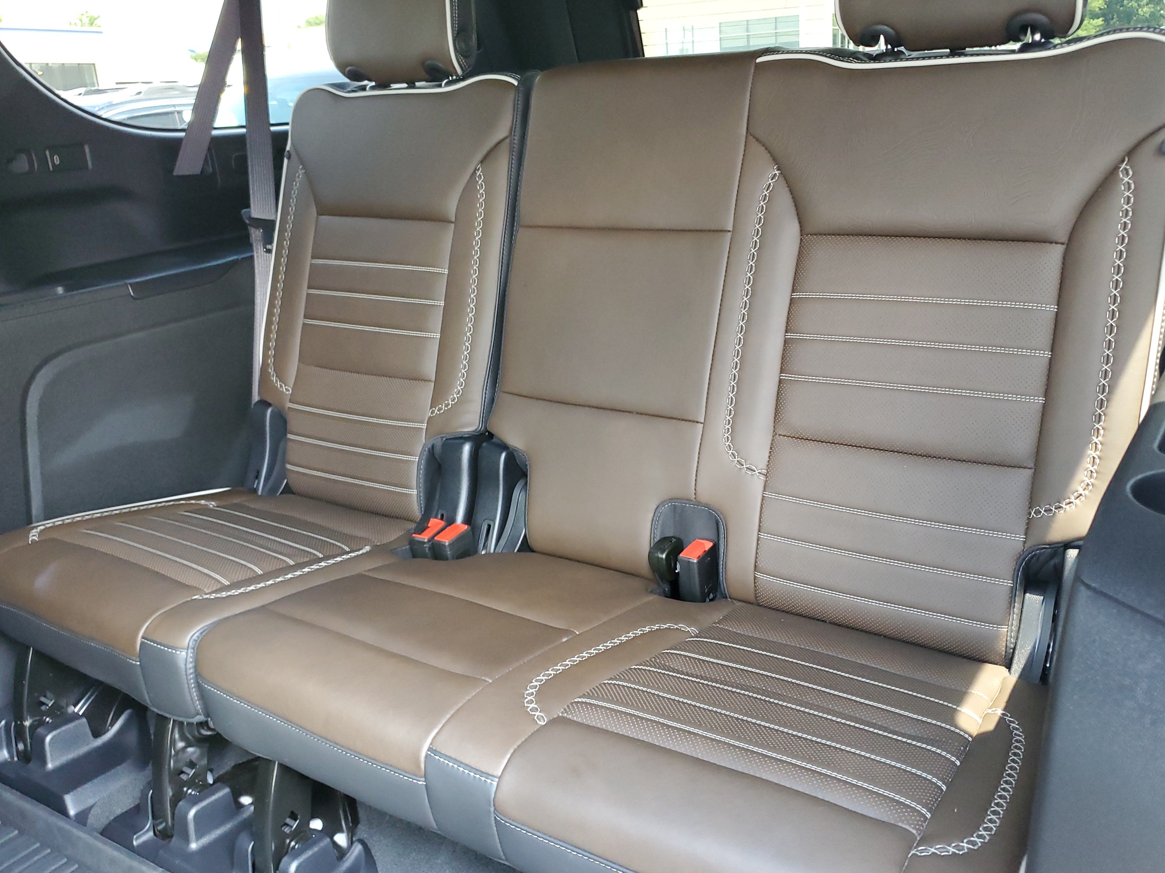 Used 2025 GMC Yukon XL Denali Ultimate AWD/4WD image 12