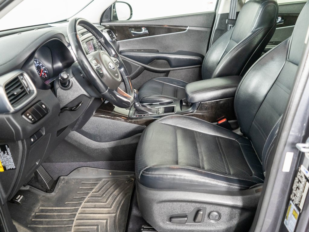 Used 2016 Kia Sorento EX image 10