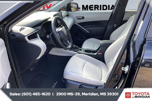 Used 2024 Toyota Corolla Cross LE image 11