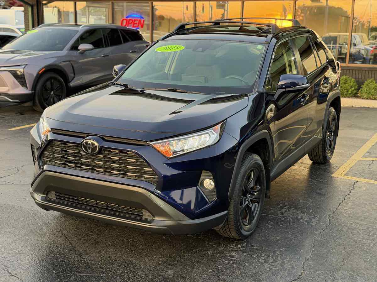 Used 2019 Toyota RAV4 XLE w/ All Weather Liner Package AWD/4WD image 6