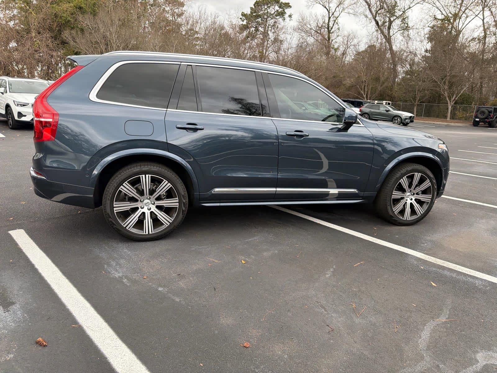Certified 2025 Volvo XC90 B6 Plus w/ Protection Package Premier image 15