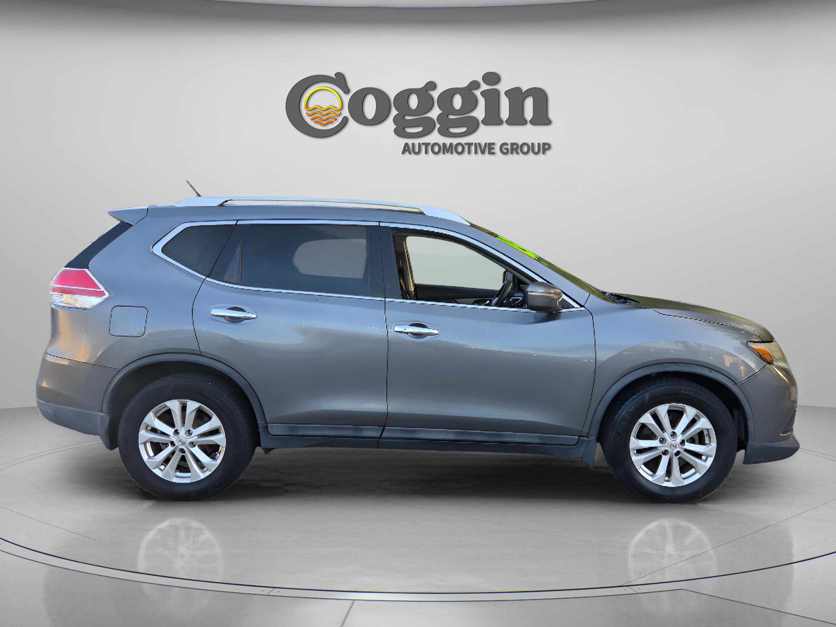 Used 2015 Nissan Rogue SV image 6