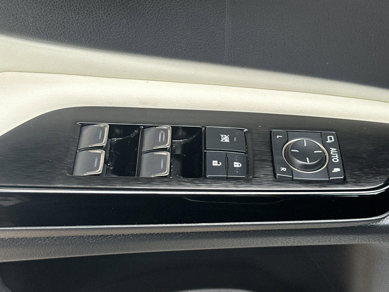 Used 2023 Lexus ES 300h F Sport w/ Accessory Package (Z2) FWD image 12