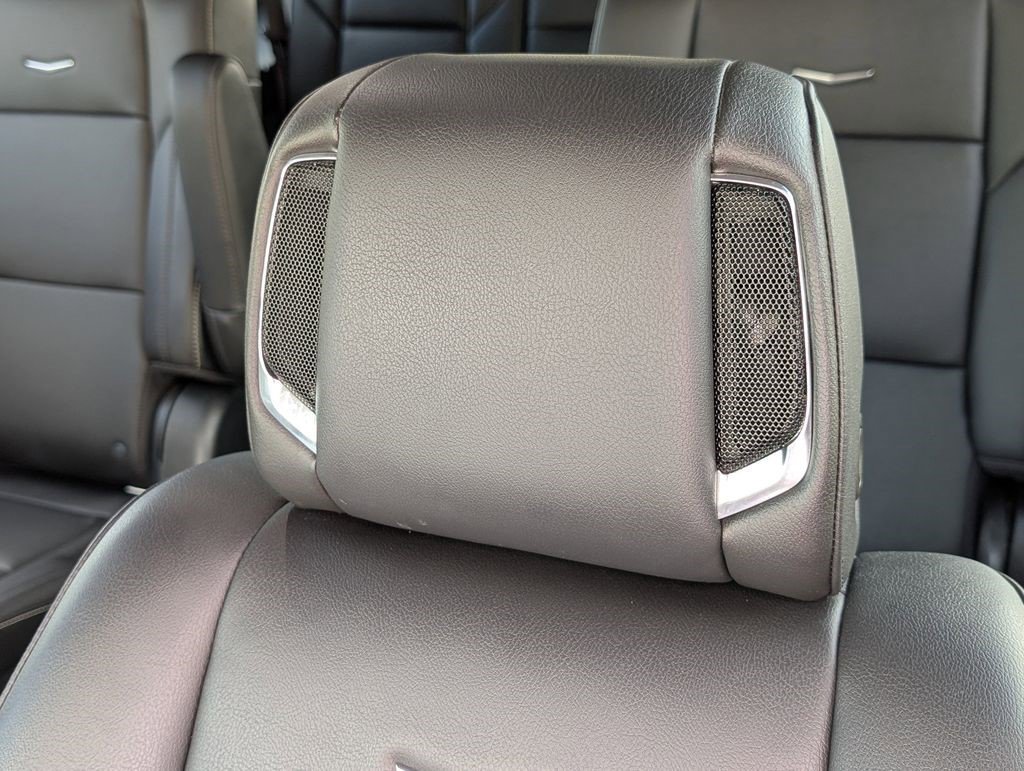 Certified 2022 Cadillac Escalade Luxury AWD/4WD image 14