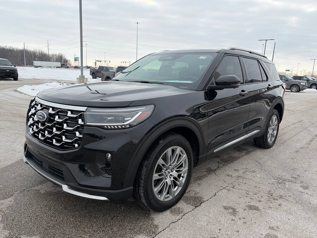 Used 2025 Ford Explorer Platinum AWD/4WD image 3