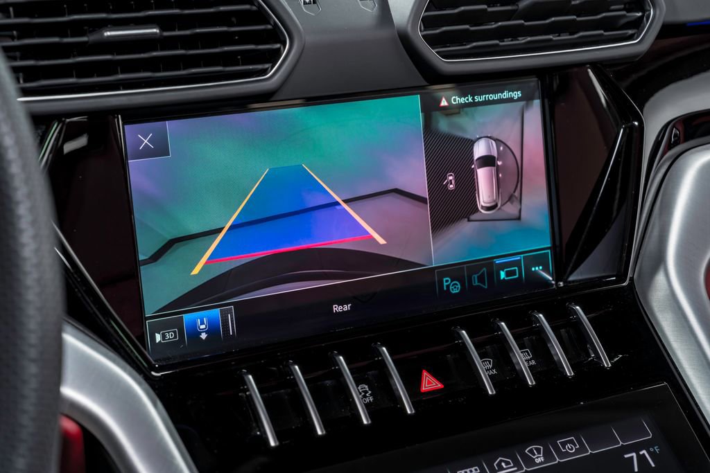 Used 2022 Lamborghini Urus AWD/4WD image 23