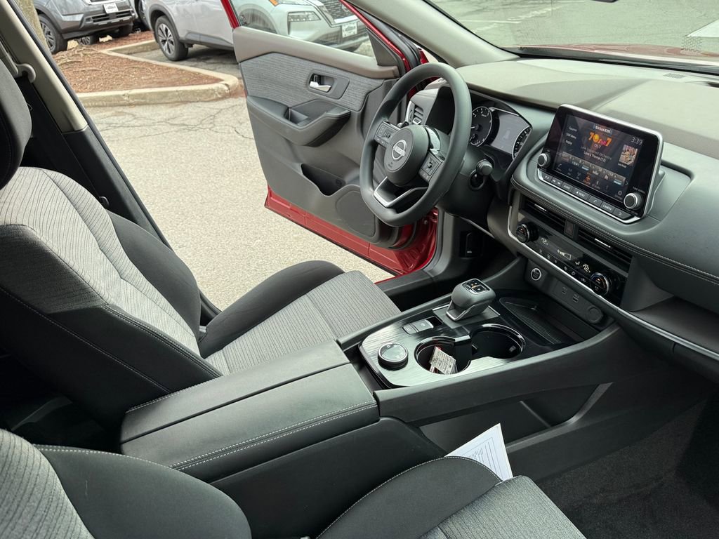 Used 2023 Nissan Rogue SV image 26