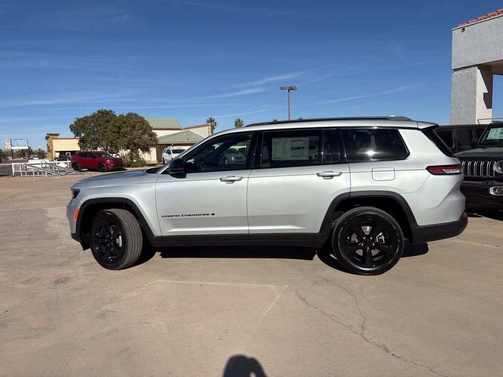 New 2025 Jeep Grand Cherokee L Limited w/ Black Appearance Package image 8