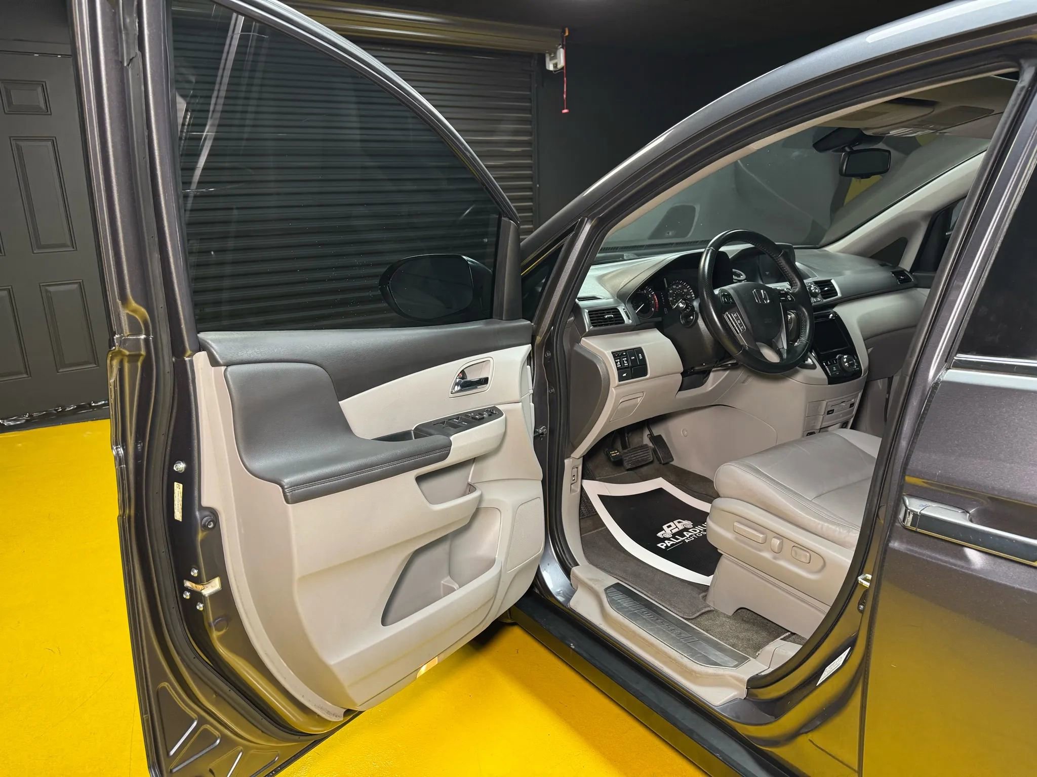 Used 2014 Honda Odyssey EX-L image 27