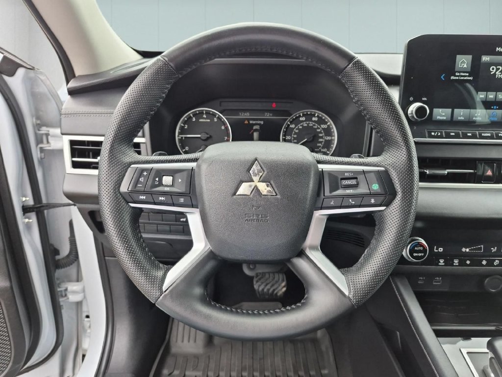 Used 2023 Mitsubishi Outlander SE AWD/4WD image 18