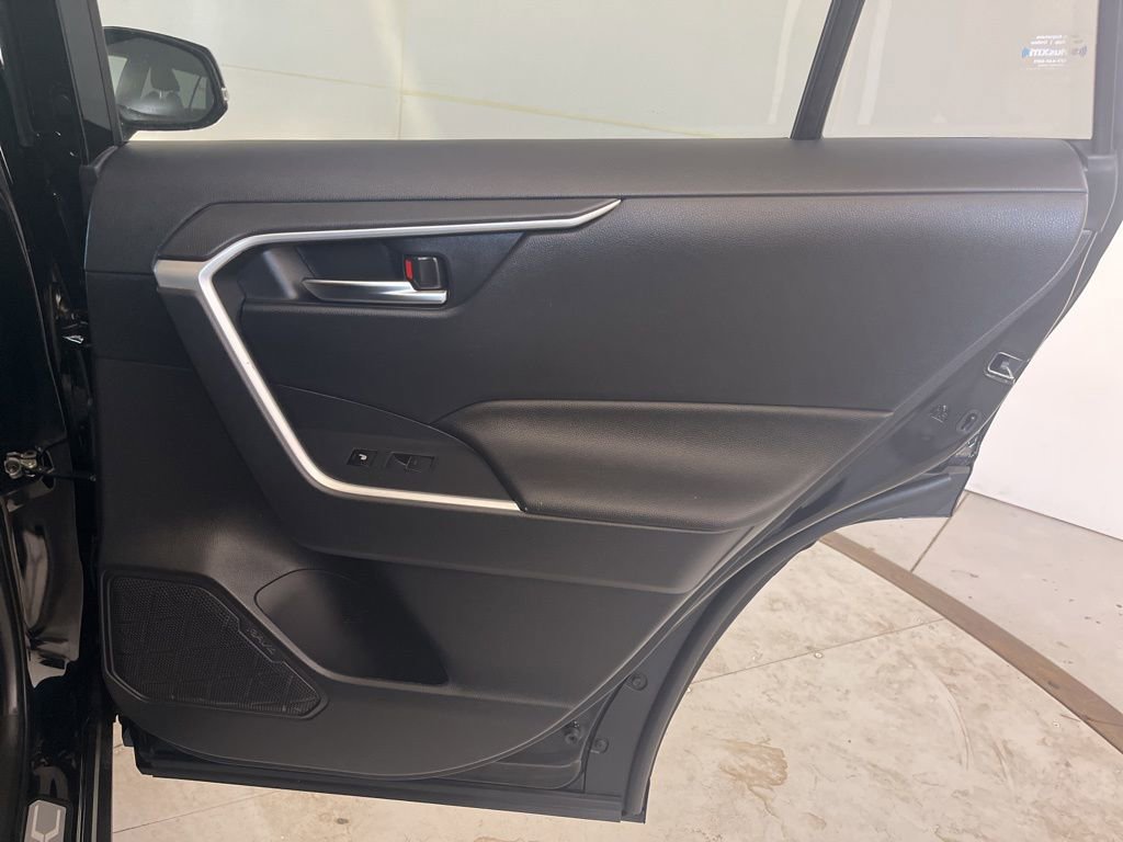 Used 2023 Toyota RAV4 SE w/ Weather & Moonroof Package image 24