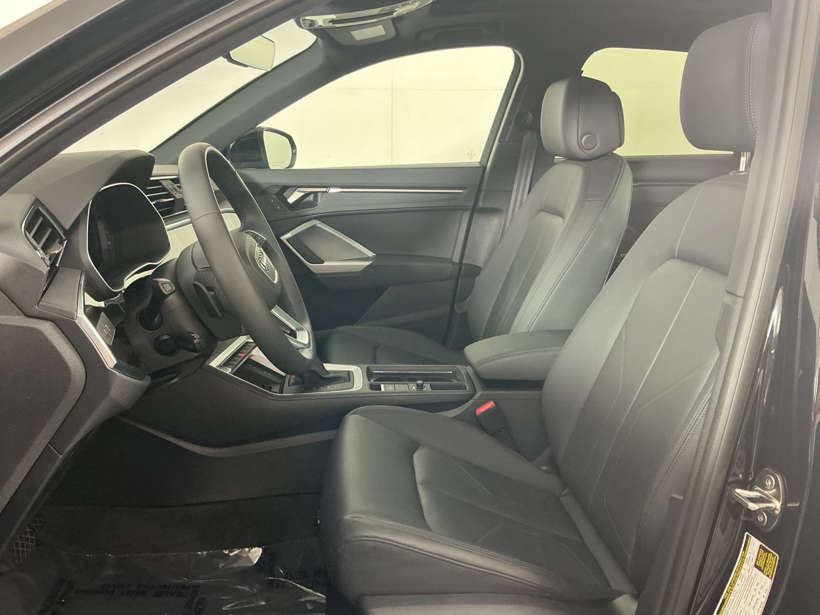 Used 2025 Audi Q3 2.0T Premium w/ Convenience Package AWD/4WD image 12