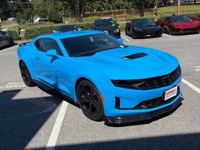 Used 2022 Chevrolet Camaro LT w/ Technology Package RWD image 2