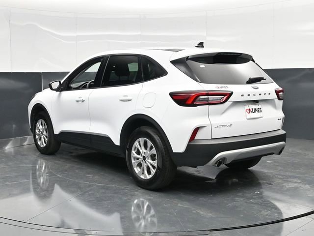 Used 2025 Ford Escape Active AWD/4WD image 9