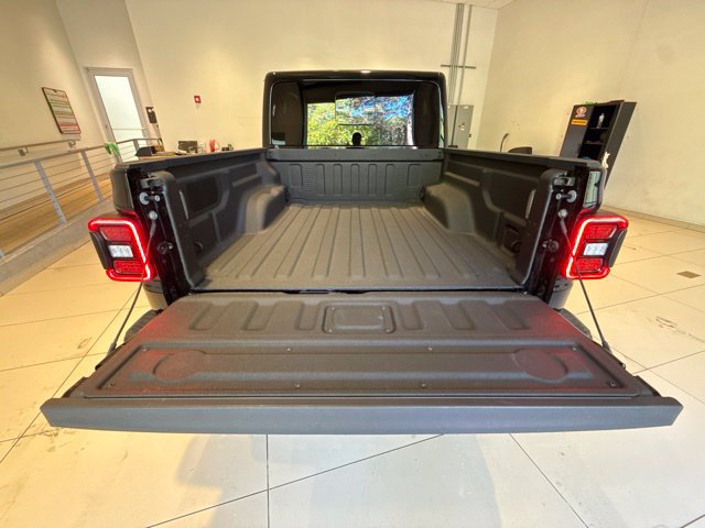 New 2026 Jeep Gladiator Rubicon AWD/4WD image 17
