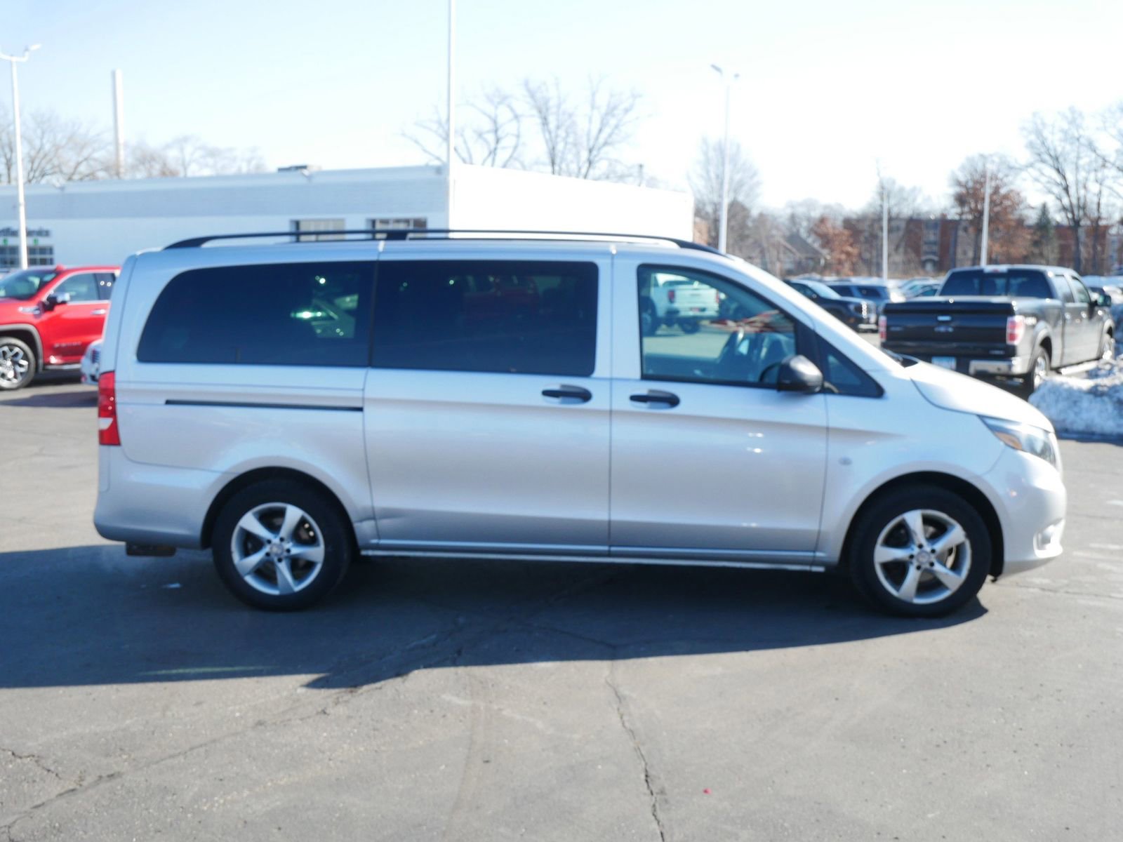 Used 2016 Mercedes-Benz Metris Passenger image 4