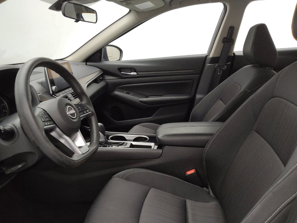 Used 2024 Nissan Altima 2.5 SV image 17