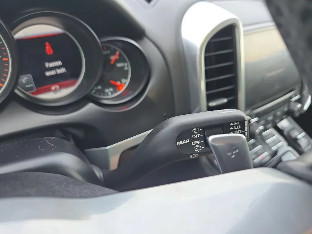 Used 2017 Porsche Cayenne AWD/4WD image 21