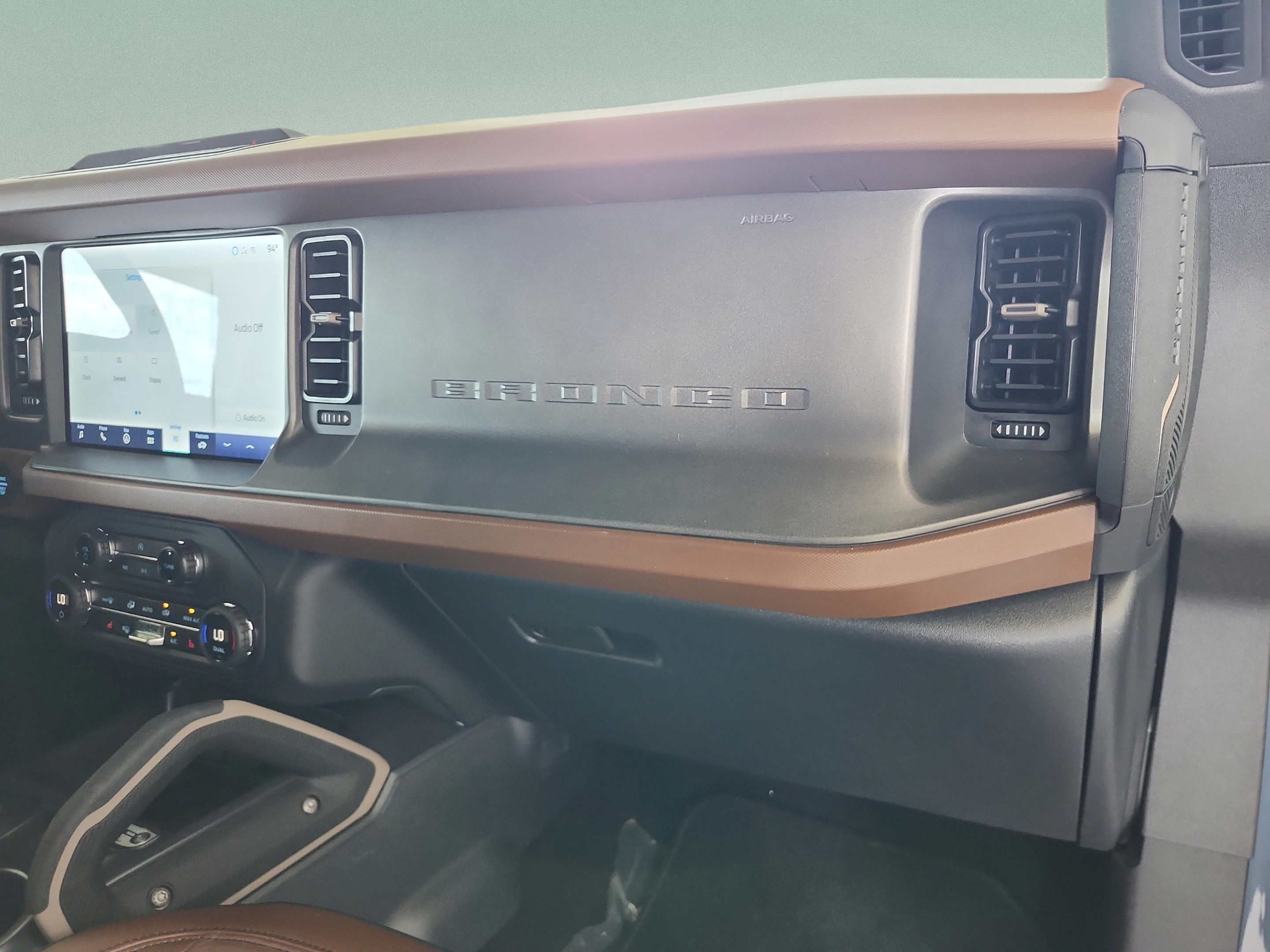 Certified 2024 Ford Bronco Outer Banks AWD/4WD image 21