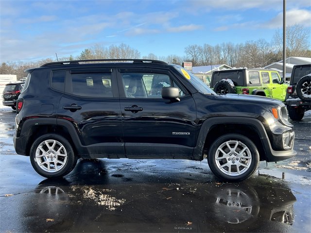 Certified 2022 Jeep Renegade Latitude w/ Convenience Group image 43