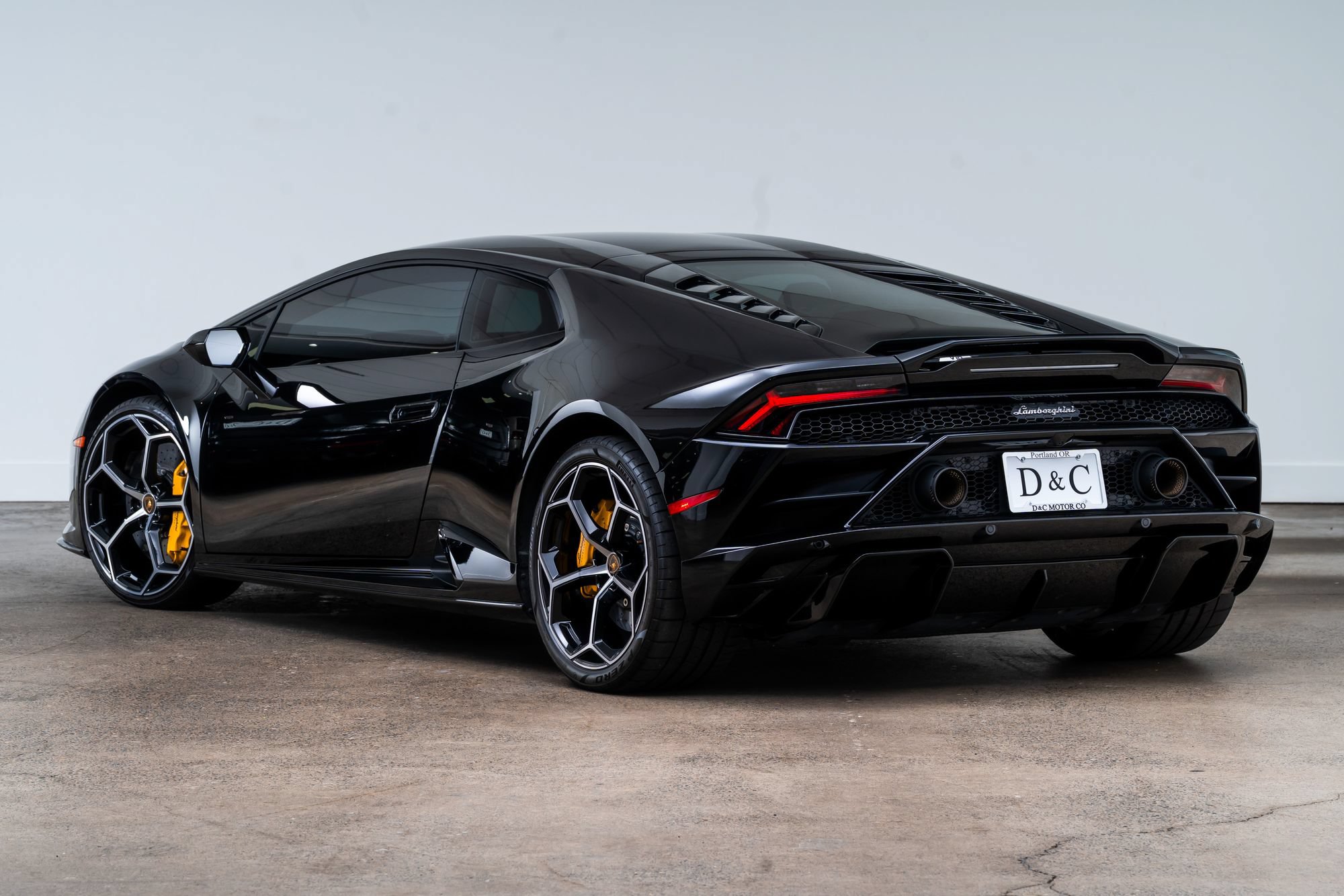 Used 2022 Lamborghini Huracan EVO RWD image 8