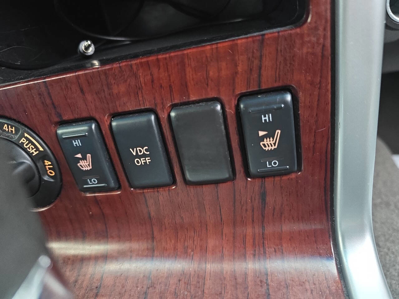 Used 2011 Nissan Pathfinder LE w/ Navigation Pkg image 19