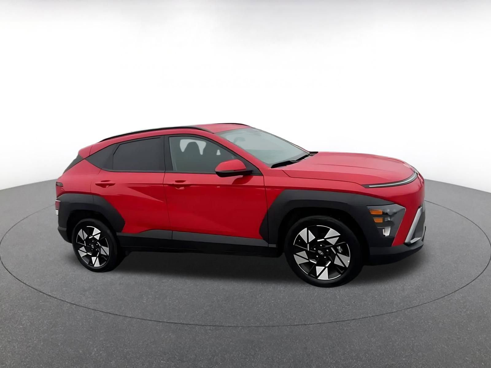 Used 2025 Hyundai Kona SEL image 2