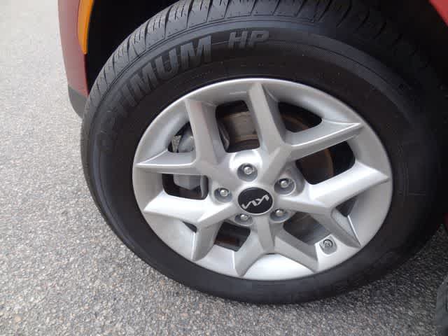 Used 2024 Kia Soul LX w/ Option Group 015 FWD image 32