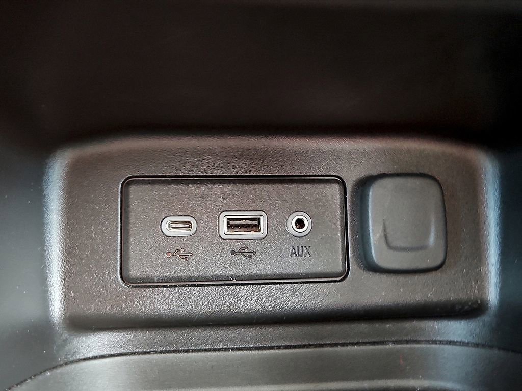 Used 2021 Chevrolet Equinox LT image 26