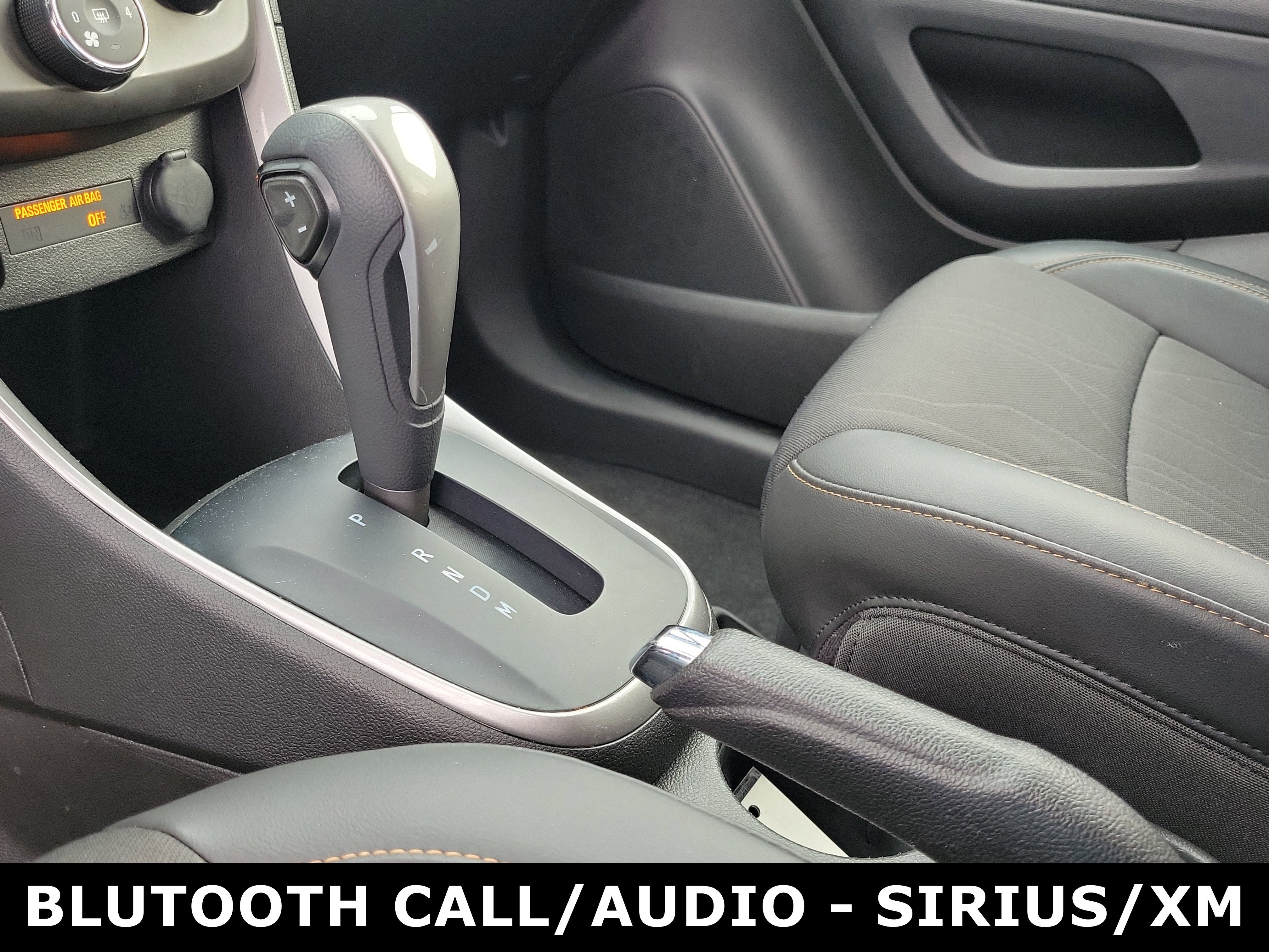 Used 2022 Chevrolet Trax LT w/ LT Convenience Package image 29