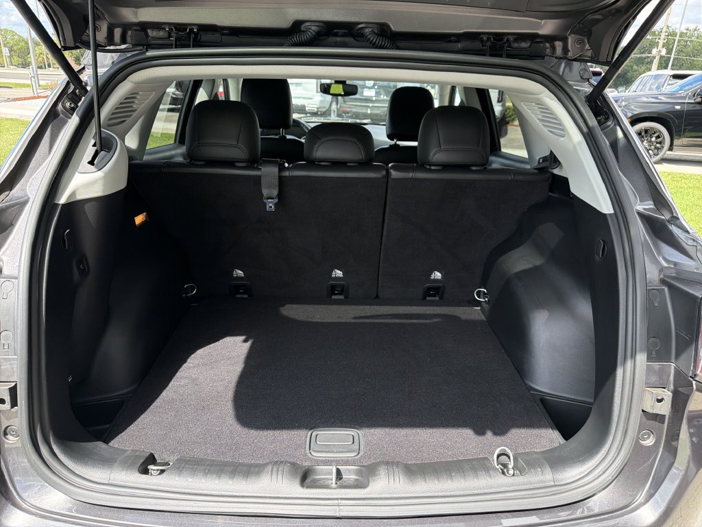 Used 2020 Jeep Compass Latitude w/ Popular Equipment Group FWD image 13
