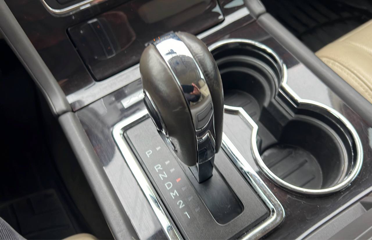 Used 2016 Lincoln Navigator Reserve AWD/4WD image 24