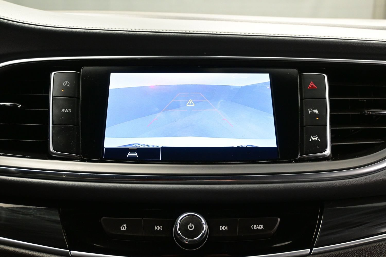 Used 2022 Buick Enclave Essence AWD/4WD image 21