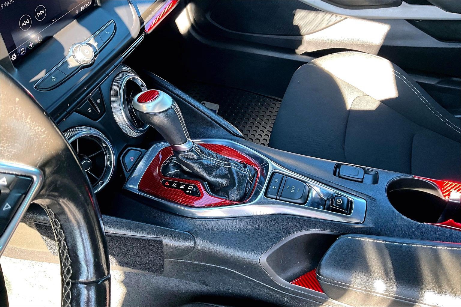 Used 2020 Chevrolet Camaro LT RWD image 17