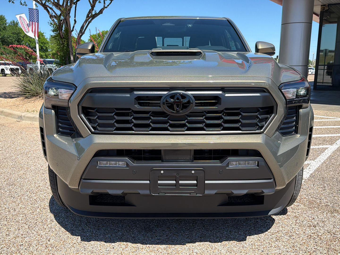 Used 2026 Toyota Tacoma TRD Sport w/ TRD Sport Upgrade Package image 8