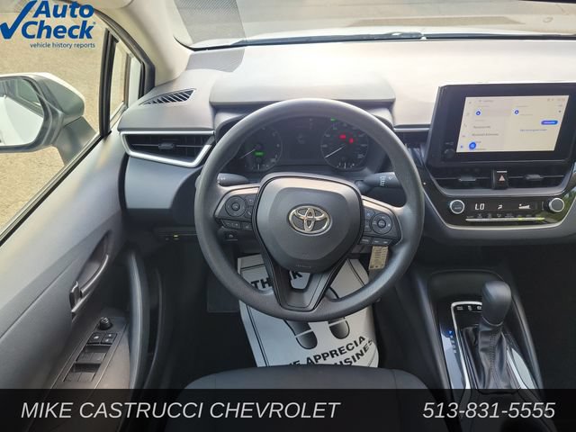 Used 2025 Toyota Corolla LE FWD image 11
