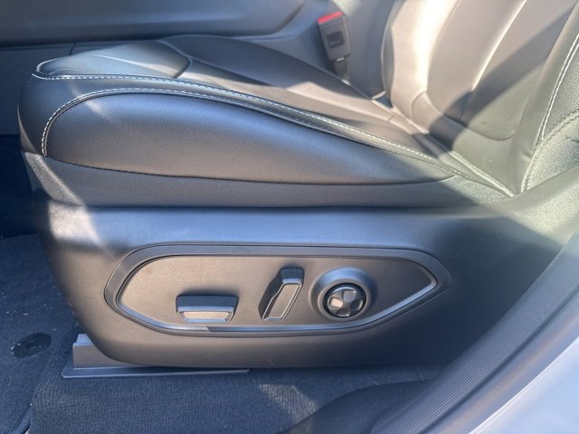 Used 2025 Jeep Grand Cherokee Limited w/ MOPAR Finishing Package image 11