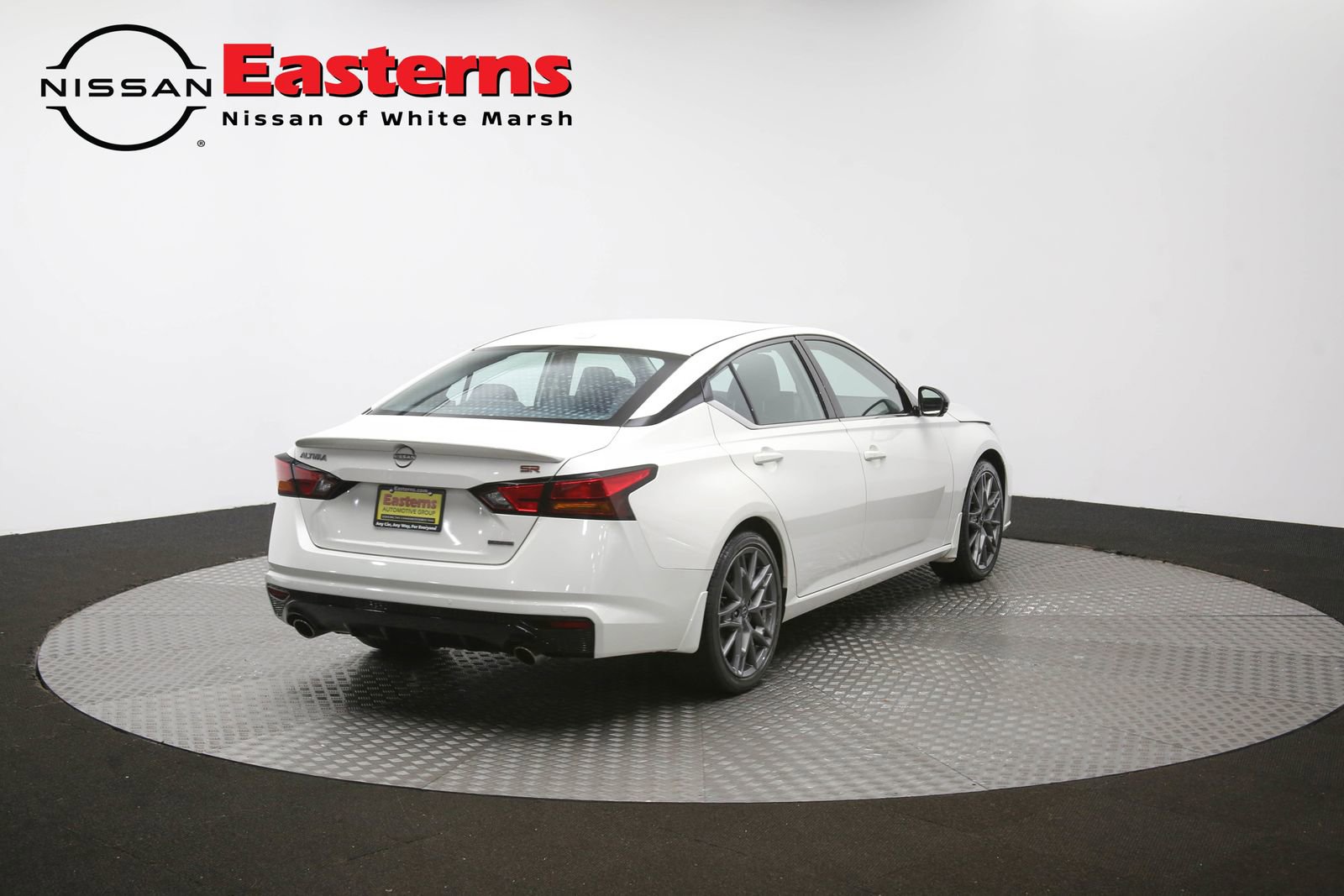 Used 2024 Nissan Altima 2.0 SR FWD image 38