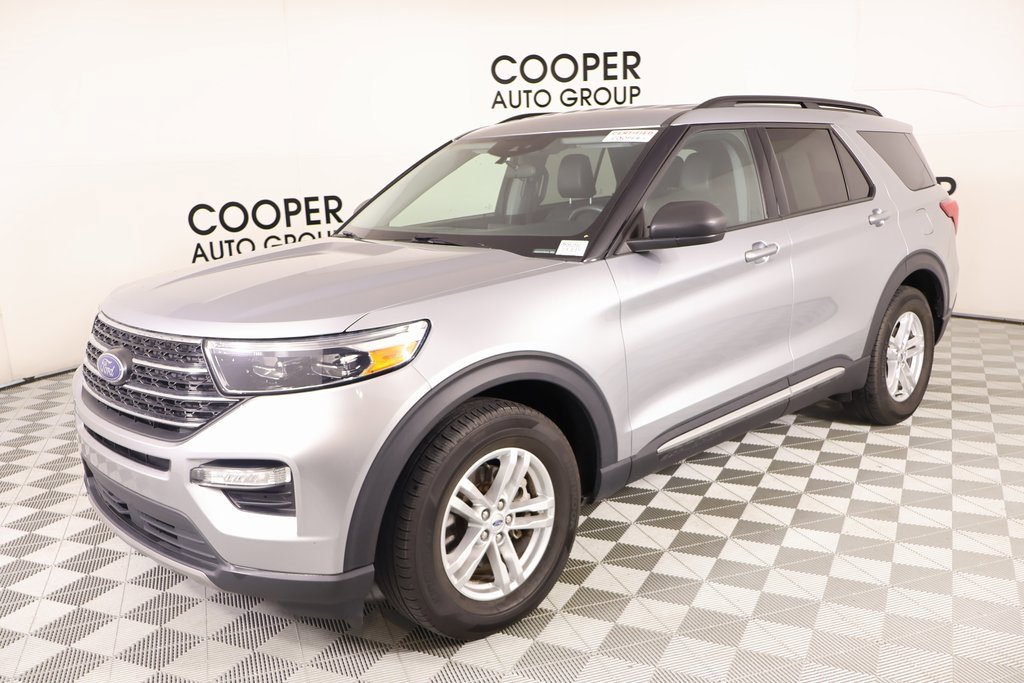 Used 2023 Ford Explorer XLT w/ Equipment Group 202A image 10