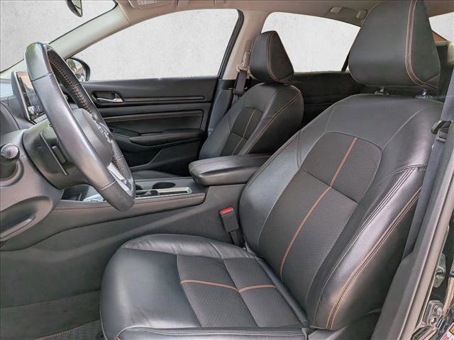 Used 2022 Nissan Altima 2.5 SR w/ Midnight Edition Package FWD image 7