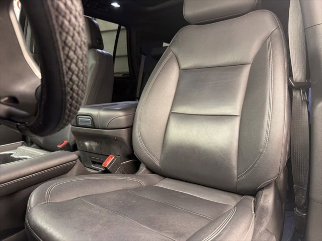 Used 2023 Chevrolet Tahoe Z71 w/ Luxury Package AWD/4WD image 15