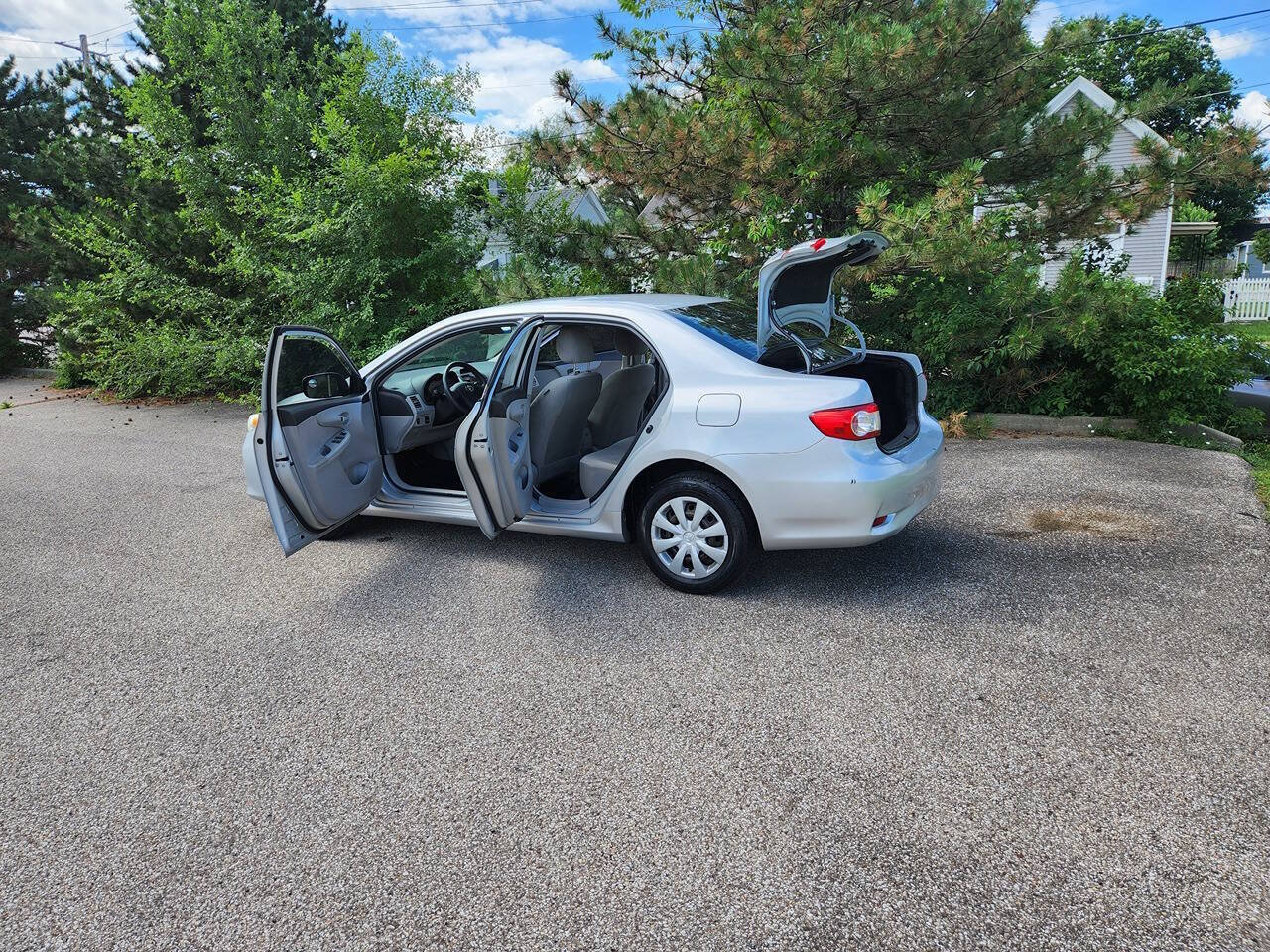 Used 2013 Toyota Corolla L FWD image 11
