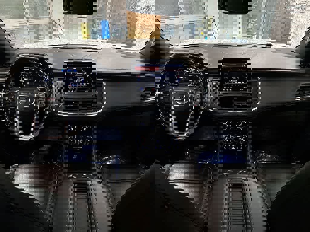 Used 2021 GMC Yukon XL SLT image 16