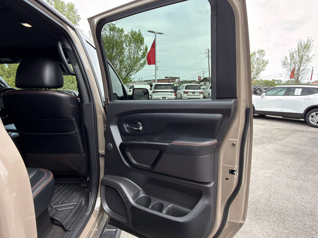 Used 2023 Nissan Titan PRO-4X w/ Pro-4x Convenience Package image 15