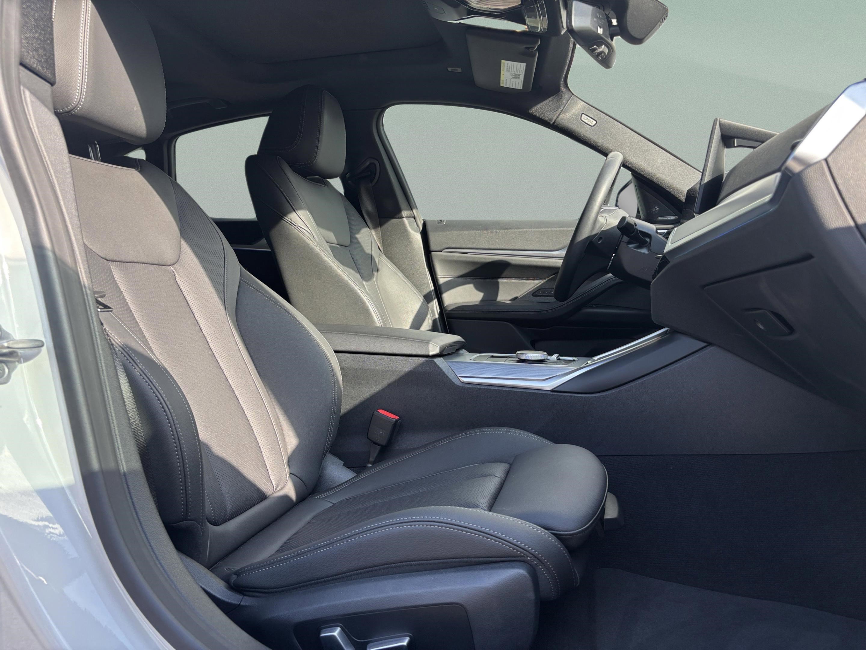 Used 2023 BMW i4 eDrive35 w/ Premium Package image 23