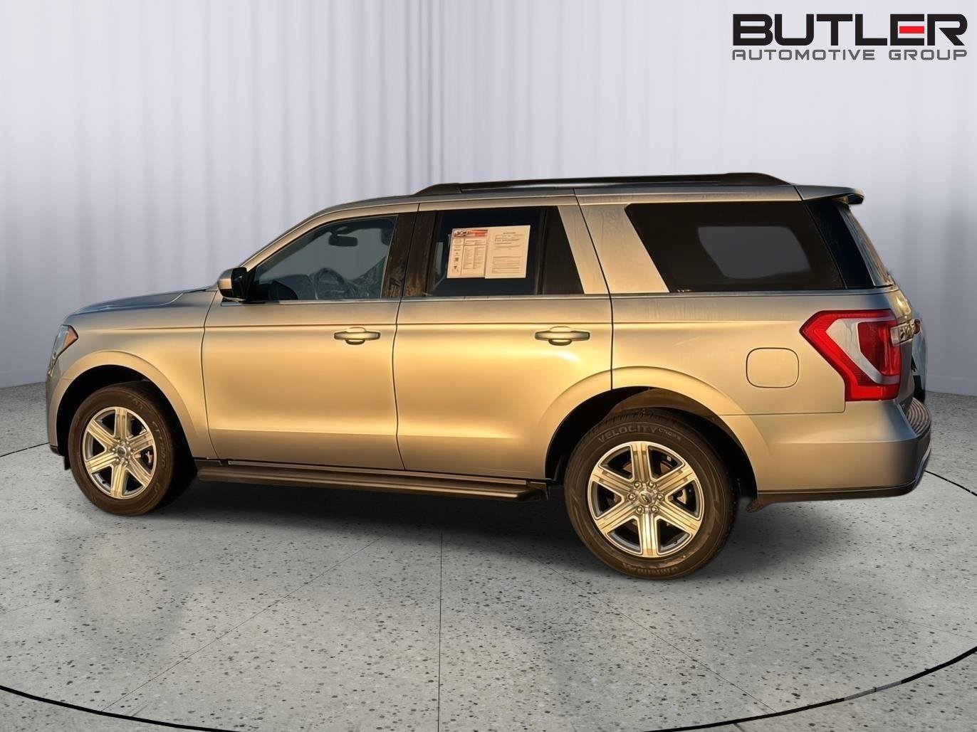 Used 2020 Ford Expedition XLT RWD image 3