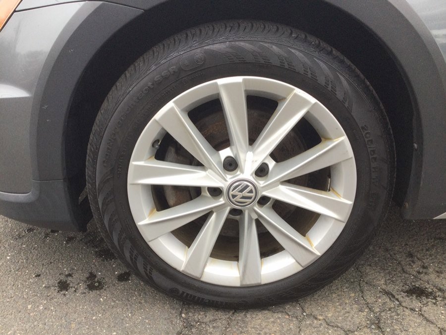 Used 2017 Volkswagen Golf Alltrack S image 32