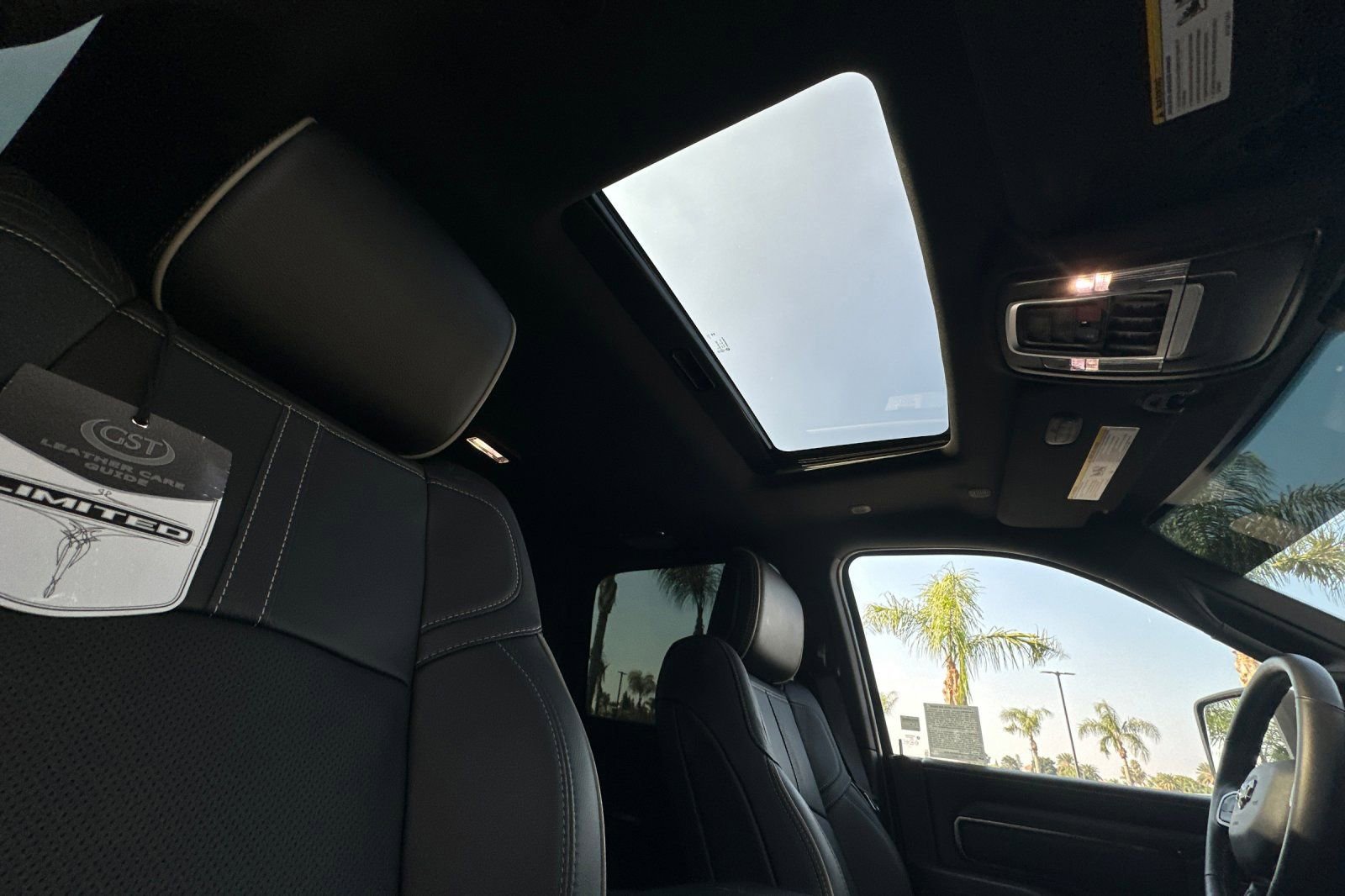 Used 2024 RAM 3500 Limited image 17