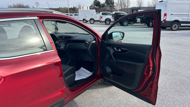 Used 2022 Nissan Rogue Sport SL AWD/4WD image 43