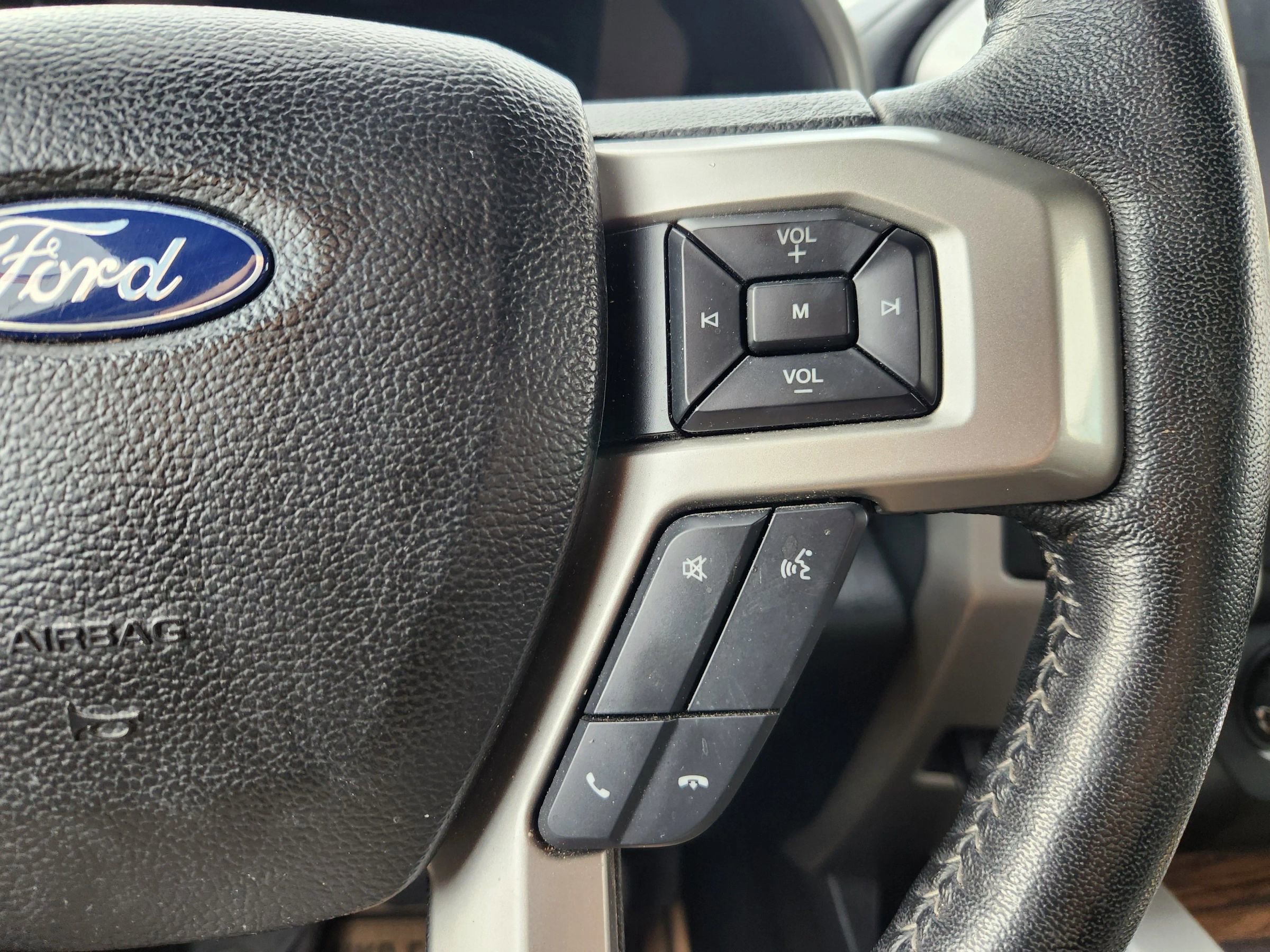 Used 2018 Ford F150 Lariat w/ FX4 Off-Road Package image 33